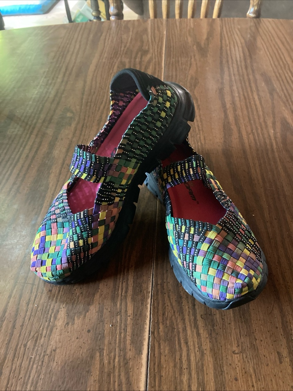Skechers synergy lightweight good vibes mary Jane slip on sz 6 woman blingy